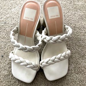 Dolce vita white ecru paily sandal never worn size 5